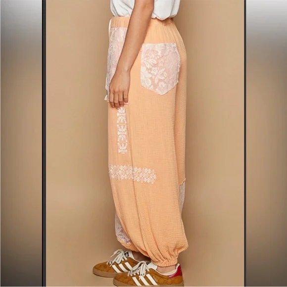 POL Coral Lace Trim Pants - Picture 4 of 10